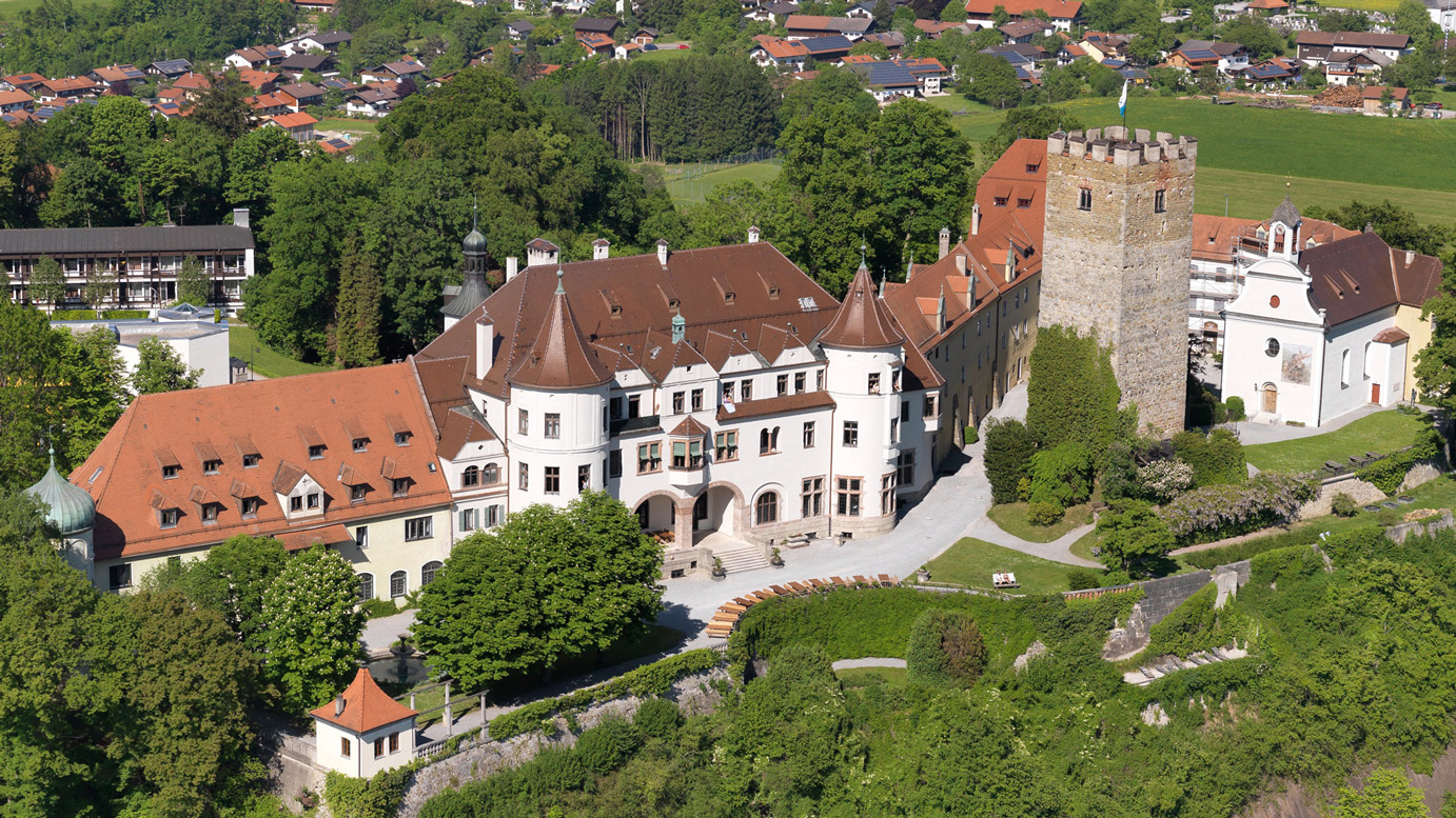 Schloss Neubeuern – Internatsschule für Mädchen und Jungen